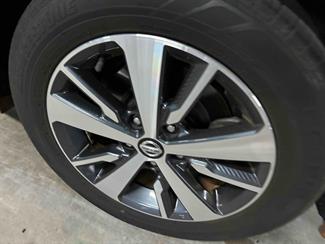 2019 Nissan LEAF - Thumbnail