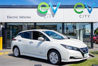 2019 Nissan LEAF - Thumbnail
