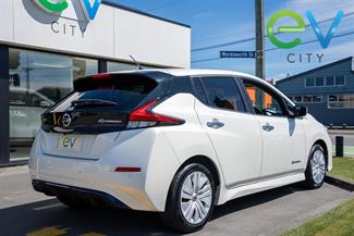 2019 Nissan LEAF - Thumbnail