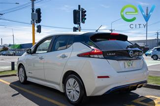 2019 Nissan LEAF - Thumbnail