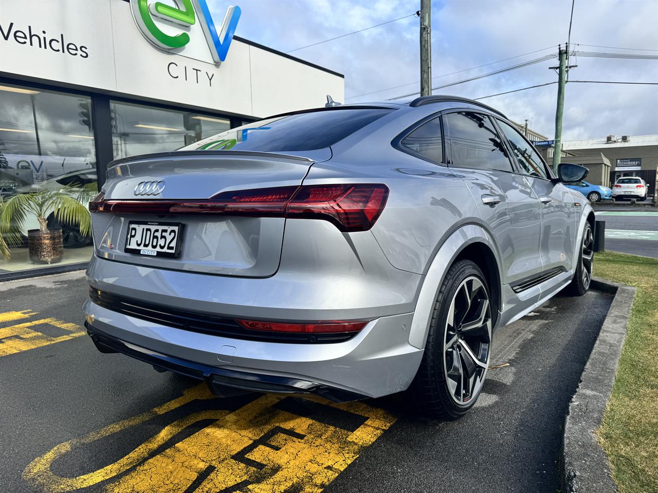 2022 Audi e-tron