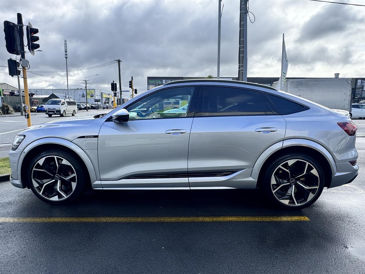 2022 Audi e-tron