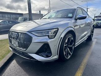 2022 Audi e-tron - Thumbnail