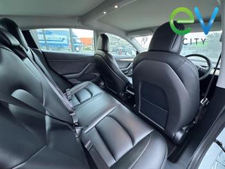 2022 Tesla Model 3 - Thumbnail