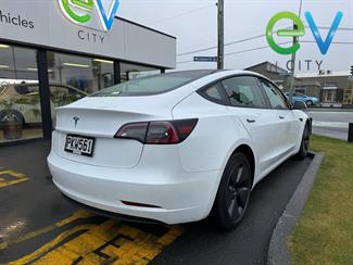 2022 Tesla Model 3 - Thumbnail