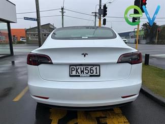 2022 Tesla Model 3 - Thumbnail