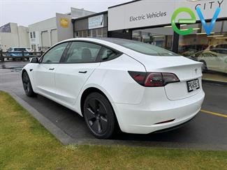 2022 Tesla Model 3 - Thumbnail