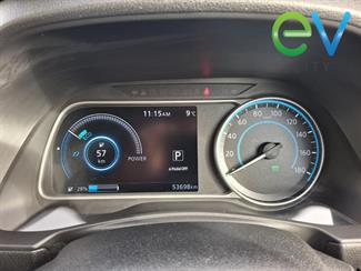 2017 Nissan LEAF - Thumbnail