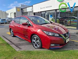 2017 Nissan LEAF - Thumbnail