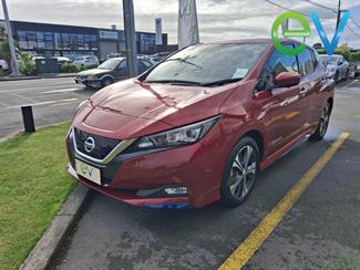 2017 Nissan LEAF - Thumbnail