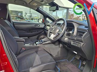 2017 Nissan LEAF - Thumbnail