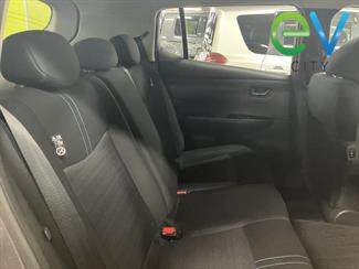 2019 Nissan LEAF - Thumbnail