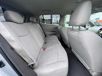 2012 Nissan LEAF - Thumbnail