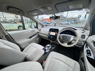 2012 Nissan LEAF - Thumbnail