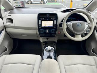 2012 Nissan LEAF - Thumbnail