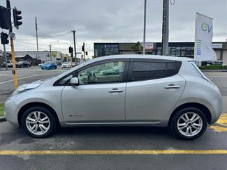 2012 Nissan LEAF - Thumbnail