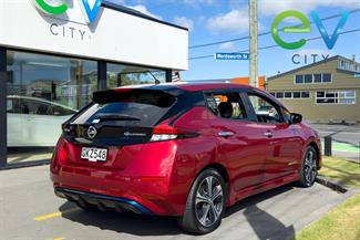 2018 Nissan LEAF - Thumbnail