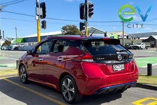 2018 Nissan LEAF - Thumbnail
