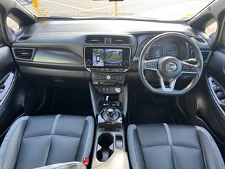 2020 Nissan LEAF - Thumbnail