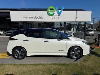 2020 Nissan LEAF - Thumbnail