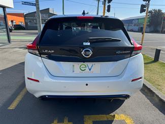 2020 Nissan LEAF - Thumbnail