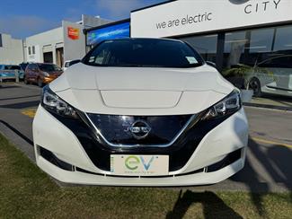 2020 Nissan LEAF - Thumbnail