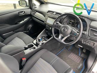 2018 Nissan LEAF - Thumbnail