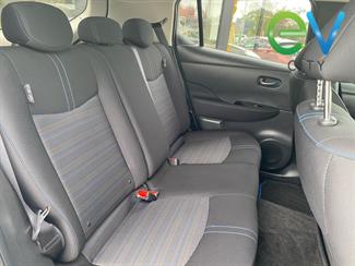 2018 Nissan LEAF - Thumbnail