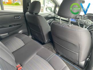 2018 Nissan LEAF - Thumbnail