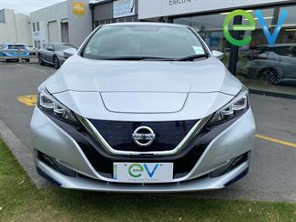 2018 Nissan LEAF - Thumbnail
