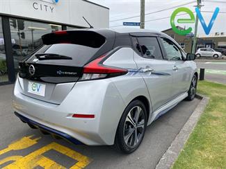 2018 Nissan LEAF - Thumbnail