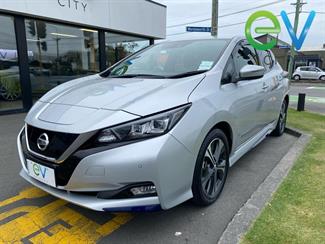 2018 Nissan LEAF - Thumbnail