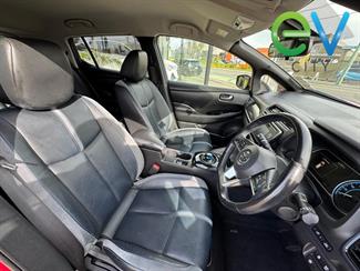 2018 Nissan LEAF - Thumbnail
