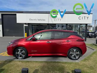 2018 Nissan LEAF - Thumbnail