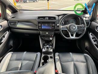 2018 Nissan LEAF - Thumbnail