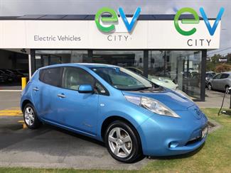 2011 Nissan LEAF - Thumbnail