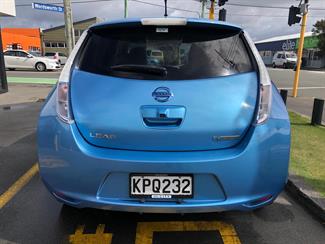 2011 Nissan LEAF - Thumbnail
