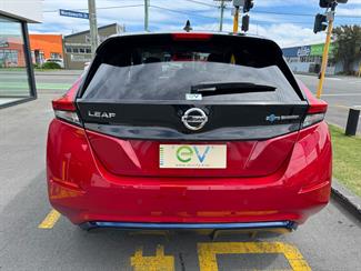 2020 Nissan LEAF - Thumbnail