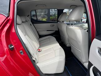 2020 Nissan LEAF - Thumbnail