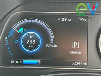 2018 Nissan LEAF - Thumbnail