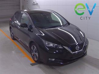 2017 Nissan LEAF - Thumbnail