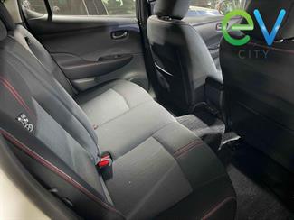 2020 Nissan LEAF - Thumbnail