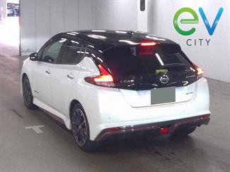 2020 Nissan LEAF - Thumbnail