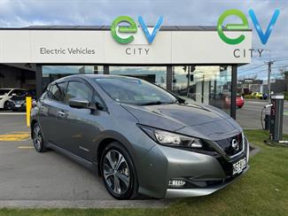 2018 Nissan LEAF - Thumbnail