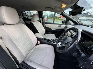 2018 Nissan LEAF - Thumbnail