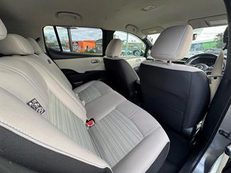 2018 Nissan LEAF - Thumbnail
