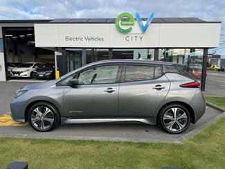 2018 Nissan LEAF - Thumbnail