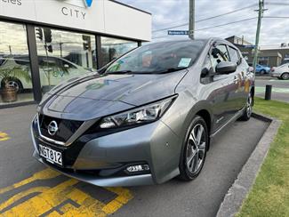2018 Nissan LEAF - Thumbnail