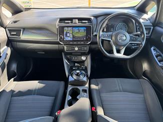 2020 Nissan LEAF - Thumbnail