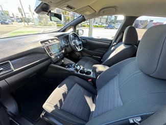 2020 Nissan LEAF - Thumbnail